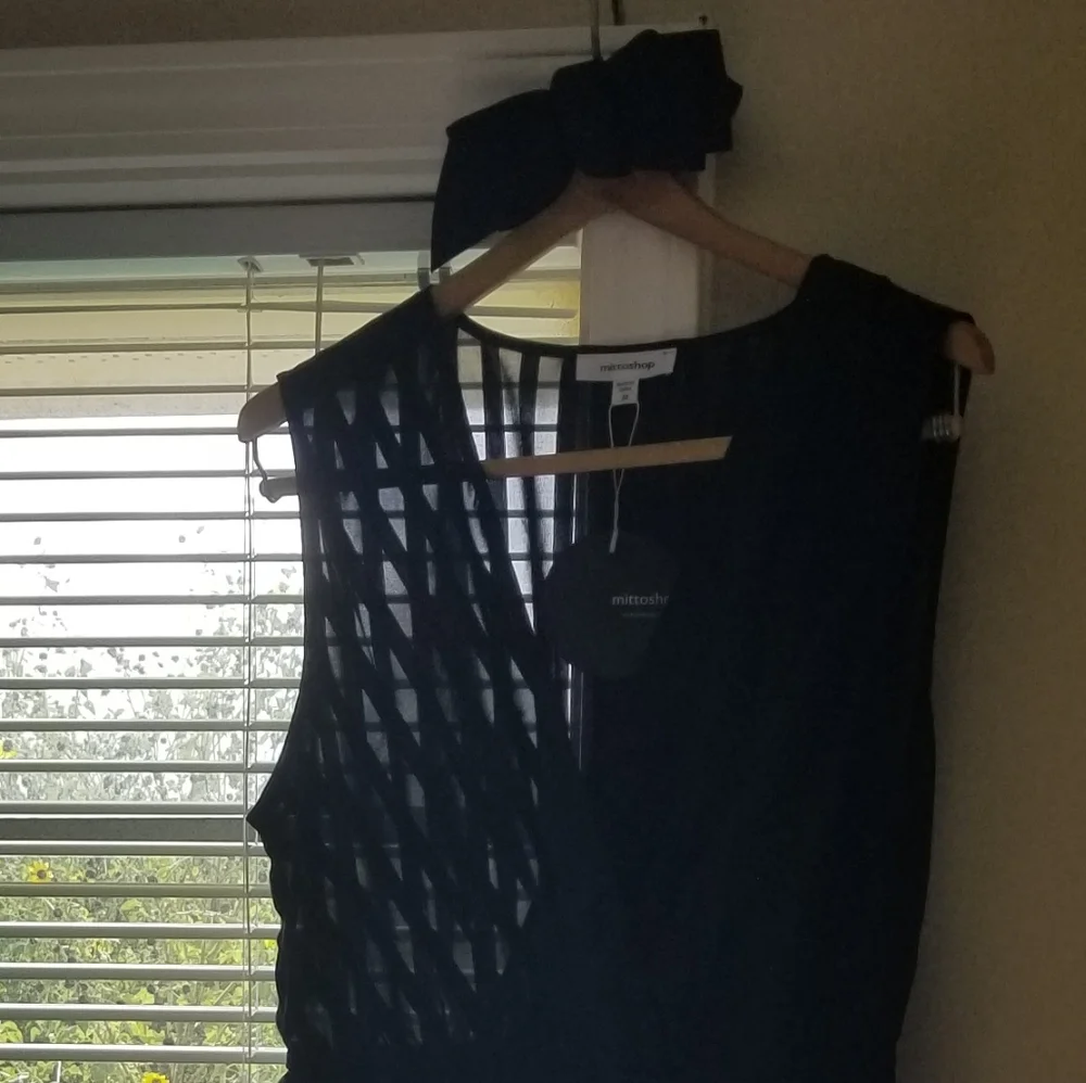 Black Handkerchief Hem Sleeveless Dress - Picture 6 of 6